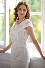 Ukrainian mail order bride Valentina from Kyiv with brunette hair and green eye color - image 5