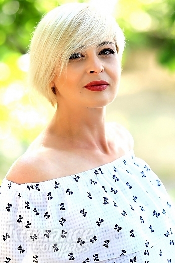 Ukrainian mail order bride Liliya from Nikolaev with blonde hair and brown eye color - image 1