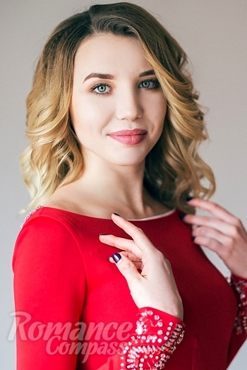 Ukrainian mail order bride Anna from Saint Petersburg with light brown hair and grey eye color - image 1
