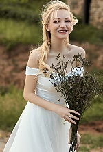 Ukrainian mail order bride Valeriya from Kiev with light brown hair and blue eye color - image 4