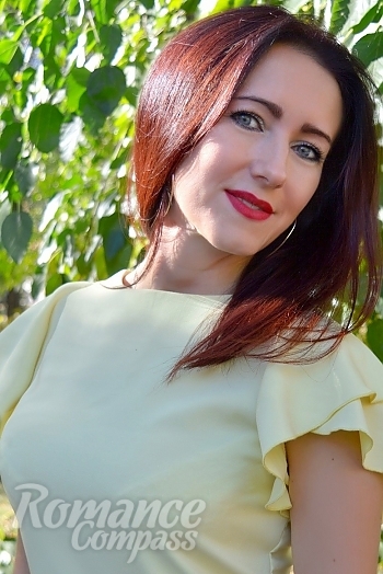 Ukrainian mail order bride Victoria from Pavlograd with brunette hair and grey eye color - image 1
