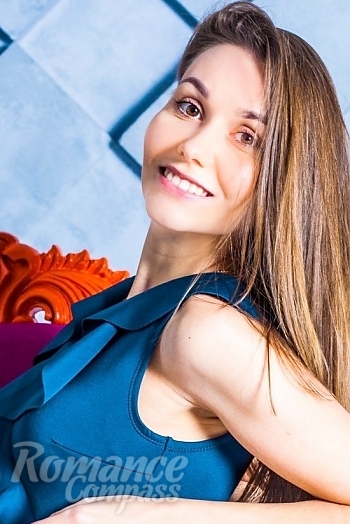 Ukrainian mail order bride Julia from Kiev with light brown hair and brown eye color - image 1