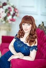 Ukrainian mail order bride Daria from Kiev with auburn hair and green eye color - image 5