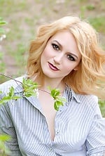 Ukrainian mail order bride Elena from Konstantinovka with light brown hair and brown eye color - image 2