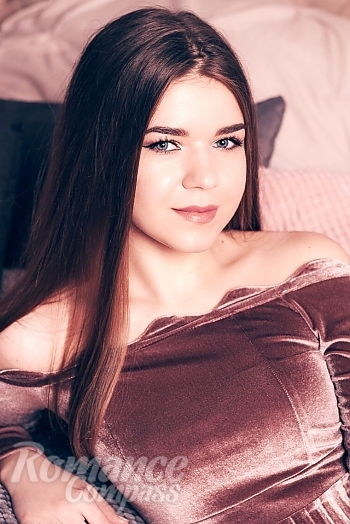 Ukrainian mail order bride Tatiana from Kharkov with light brown hair and grey eye color - image 1