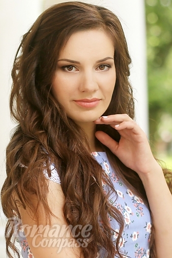 Ukrainian mail order bride Anna from Chernihiv with brunette hair and brown eye color - image 1
