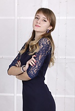 Ukrainian mail order bride Elena from Kiev with light brown hair and brown eye color - image 4