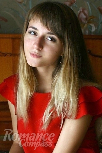 Ukrainian mail order bride Elena from Kiev with light brown hair and brown eye color - image 1