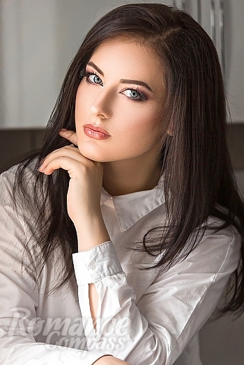 Ukrainian mail order bride Eugenia from Lugansk with brunette hair and brown eye color - image 1