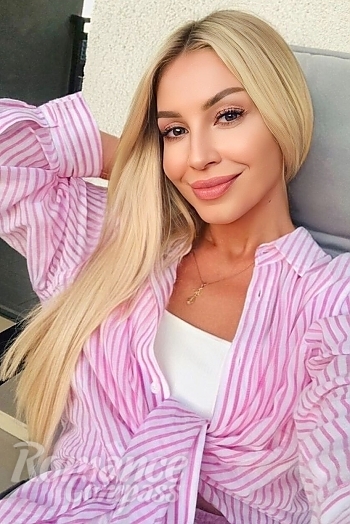 Ukrainian mail order bride Elena from Odesa with blonde hair and green eye color - image 1