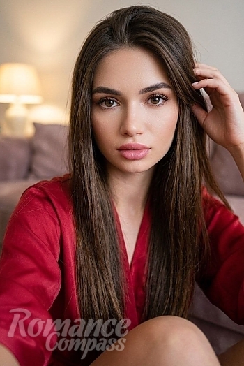 Ukrainian mail order bride Karina from Kharkiv with brunette hair and brown eye color - image 1