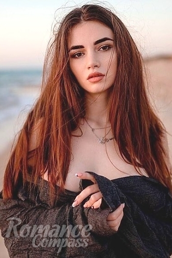 Ukrainian mail order bride Karina from Kharkiv with brunette hair and brown eye color - image 1