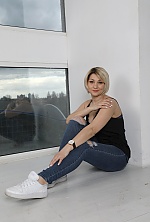 Ukrainian mail order bride Katerina from Kyiv with blonde hair and brown eye color - image 2