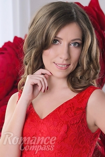 Ukrainian mail order bride Valeriya from Zaporozhye with light brown hair and green eye color - image 1