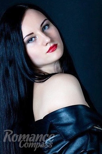 Ukrainian mail order bride Ganna from Berdyansk with brunette hair and grey eye color - image 1
