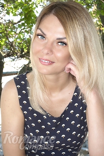 Ukrainian mail order bride Kristina from Odessa with blonde hair and green eye color - image 1