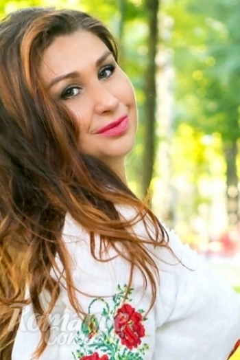 Ukrainian mail order bride Yanina from Kharkiv with brunette hair and brown eye color - image 1