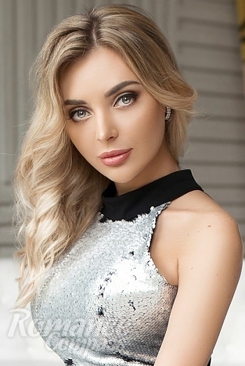 Ukrainian mail order bride Vladislava from Kiev with blonde hair and grey eye color - image 1