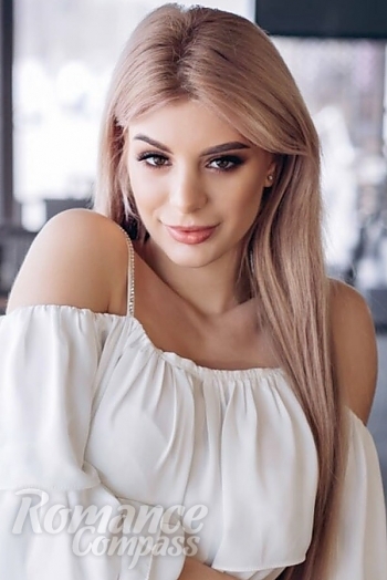 Ukrainian mail order bride Daria from Kiev with blonde hair and brown eye color - image 1