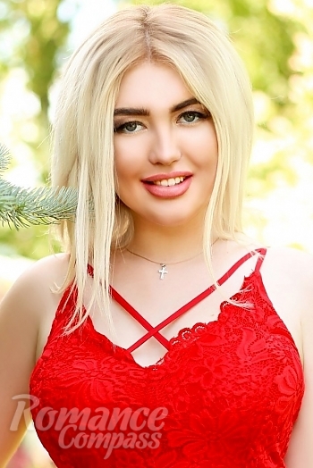 Ukrainian mail order bride Tatyana from Kharkov with blonde hair and green eye color - image 1