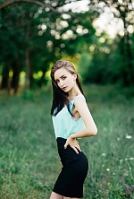 Ukrainian mail order bride Vika from Kiev with light brown hair and brown eye color - image 4