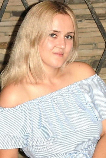 Ukrainian mail order bride Alyona from Kiev with blonde hair and green eye color - image 1