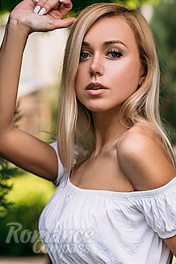 Ukrainian mail order bride Anna from Sumy with blonde hair and blue eye color - image 1