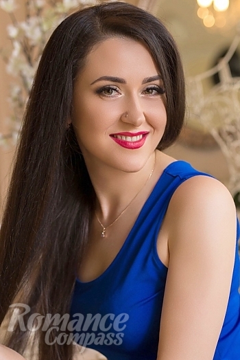 Ukrainian mail order bride Yuliya from Kyiv with black hair and brown eye color - image 1