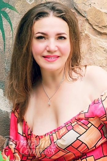 Ukrainian mail order bride Elena from Kharkiv with light brown hair and brown eye color - image 1