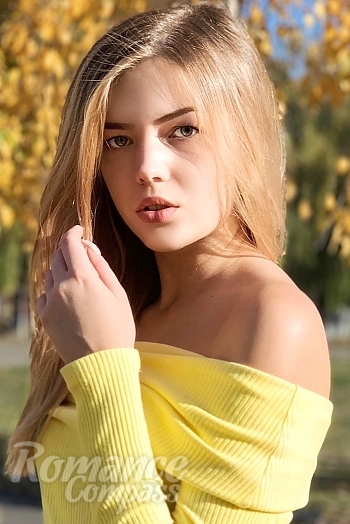 Ukrainian mail order bride Violetta from Kiev with blonde hair and green eye color - image 1