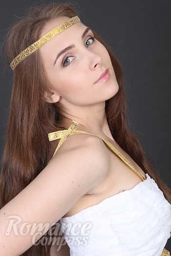 Ukrainian mail order bride Daria from Kharkov with light brown hair and green eye color - image 1