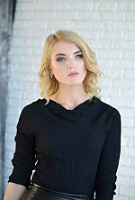 Ukrainian mail order bride Lena from Kiev with blonde hair and green eye color - image 9