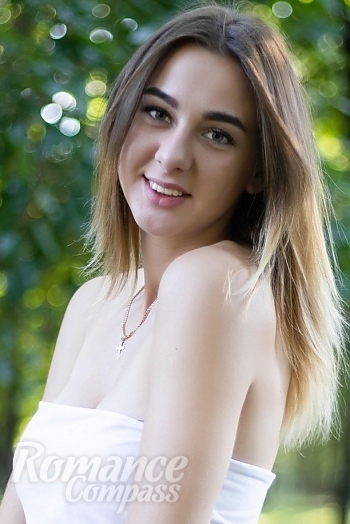 Ukrainian mail order bride Anastasia from Kremenchuk with light brown hair and green eye color - image 1