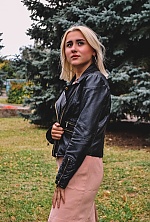 Ukrainian mail order bride Dasha from Kiev with blonde hair and green eye color - image 3