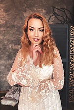 Ukrainian mail order bride Yulia from Nikolaev with light brown hair and brown eye color - image 3