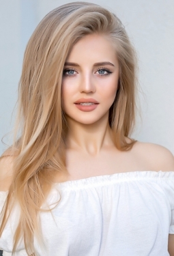 Loredana, 29 y.o. from Bucharest, Romania
