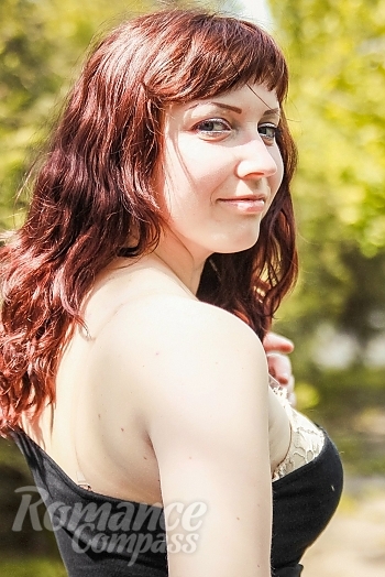 Ukrainian mail order bride Natalia from Kharkov with light brown hair and green eye color - image 1