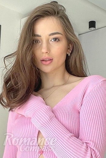 Ukrainian mail order bride Marina from Kiev with brunette hair and green eye color - image 1
