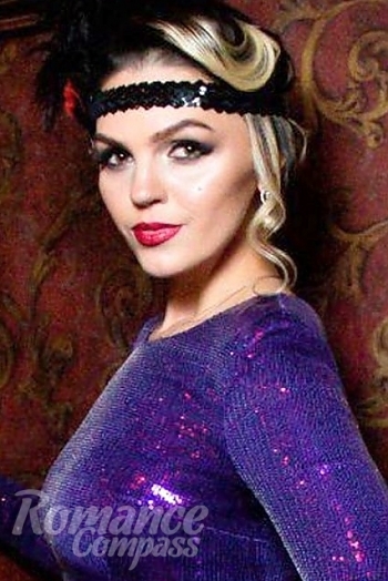 Ukrainian mail order bride Tatyana from Kharkiv with black hair and hazel eye color - image 1
