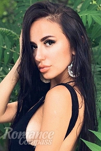 Ukrainian mail order bride Kristina from Kiev with brunette hair and brown eye color - image 1