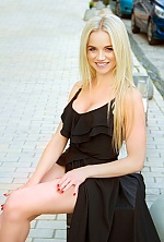 Ukrainian mail order bride Anna from Kyiv with blonde hair and green eye color - image 2
