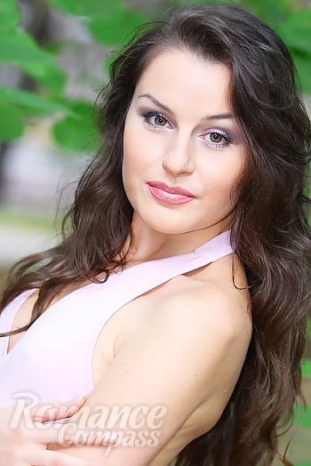 Ukrainian mail order bride Inna from Mykolaiv with brunette hair and hazel eye color - image 1