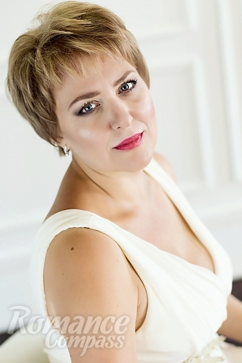 Ukrainian mail order bride Tatyana from Kyiv with blonde hair and grey eye color - image 1