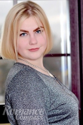 Ukrainian mail order bride Daria from Vinnitsa with blonde hair and green eye color - image 1