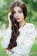 Ukrainian mail order bride Anna from Saint-Petersburg with brunette hair and blue eye color - image 2