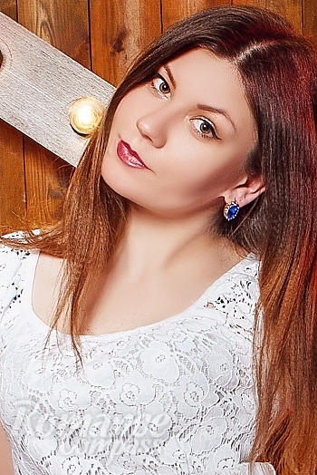 Ukrainian mail order bride Nataly from Bila Tserkva with brunette hair and green eye color - image 1