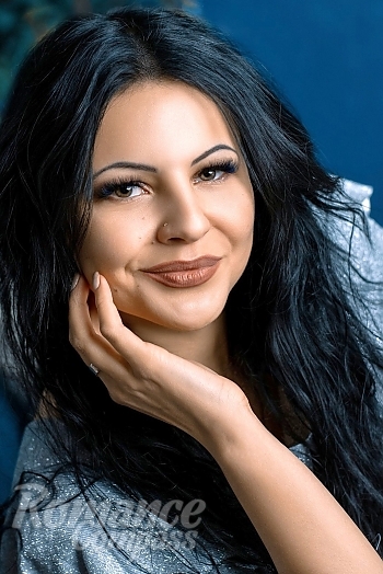 Ukrainian mail order bride Alina from Cherkassy with black hair and hazel eye color - image 1