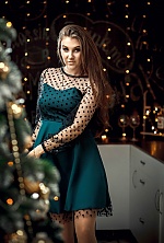 Ukrainian mail order bride Darya from Kharkiv with brunette hair and green eye color - image 4