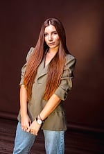 Ukrainian mail order bride Yulia from Cherkassy with brunette hair and brown eye color - image 9