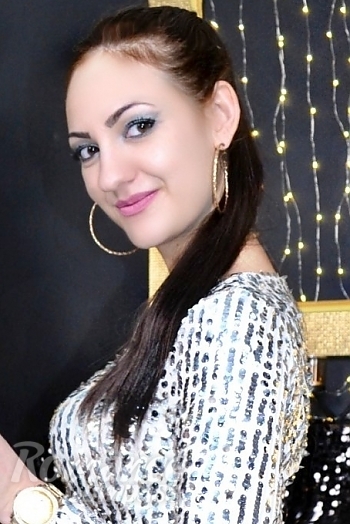 Ukrainian mail order bride Svetlana from Mariupol with brunette hair and brown eye color - image 1